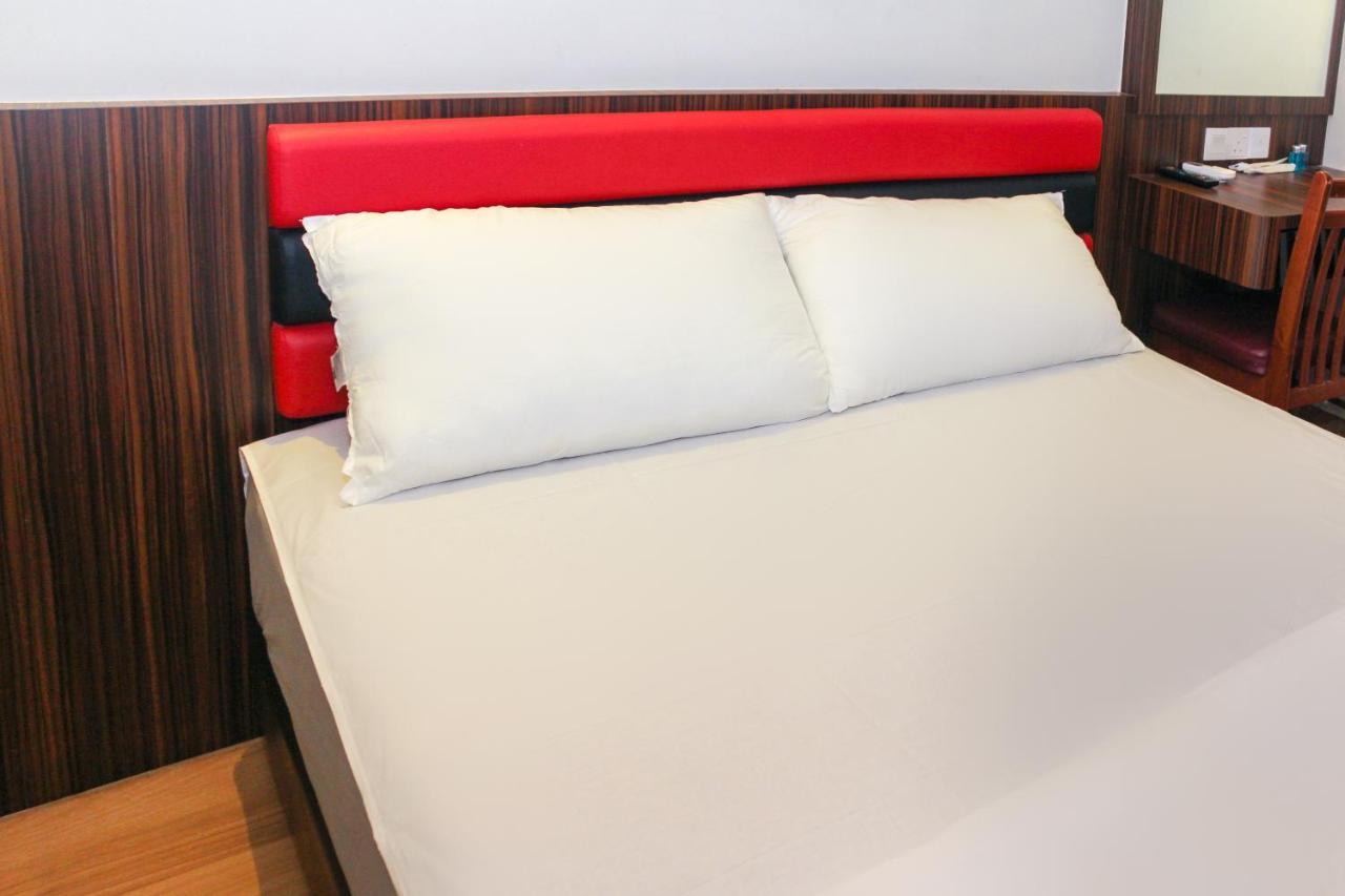 Oyo 90027 Happy Hotel Johor Bahru Zewnętrze zdjęcie