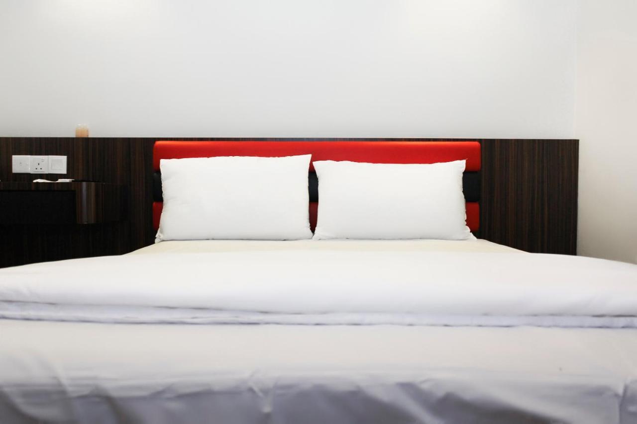 Oyo 90027 Happy Hotel Johor Bahru Zewnętrze zdjęcie