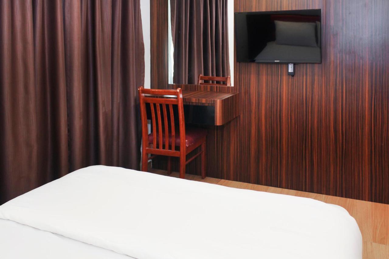 Oyo 90027 Happy Hotel Johor Bahru Zewnętrze zdjęcie
