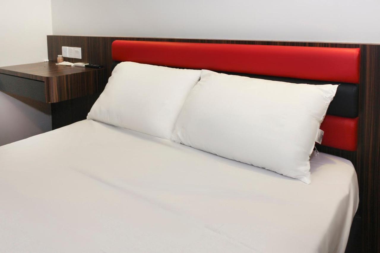 Oyo 90027 Happy Hotel Johor Bahru Zewnętrze zdjęcie