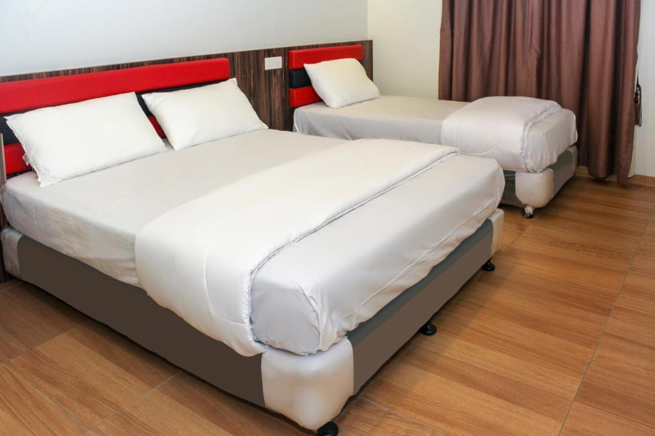 Oyo 90027 Happy Hotel Johor Bahru Zewnętrze zdjęcie