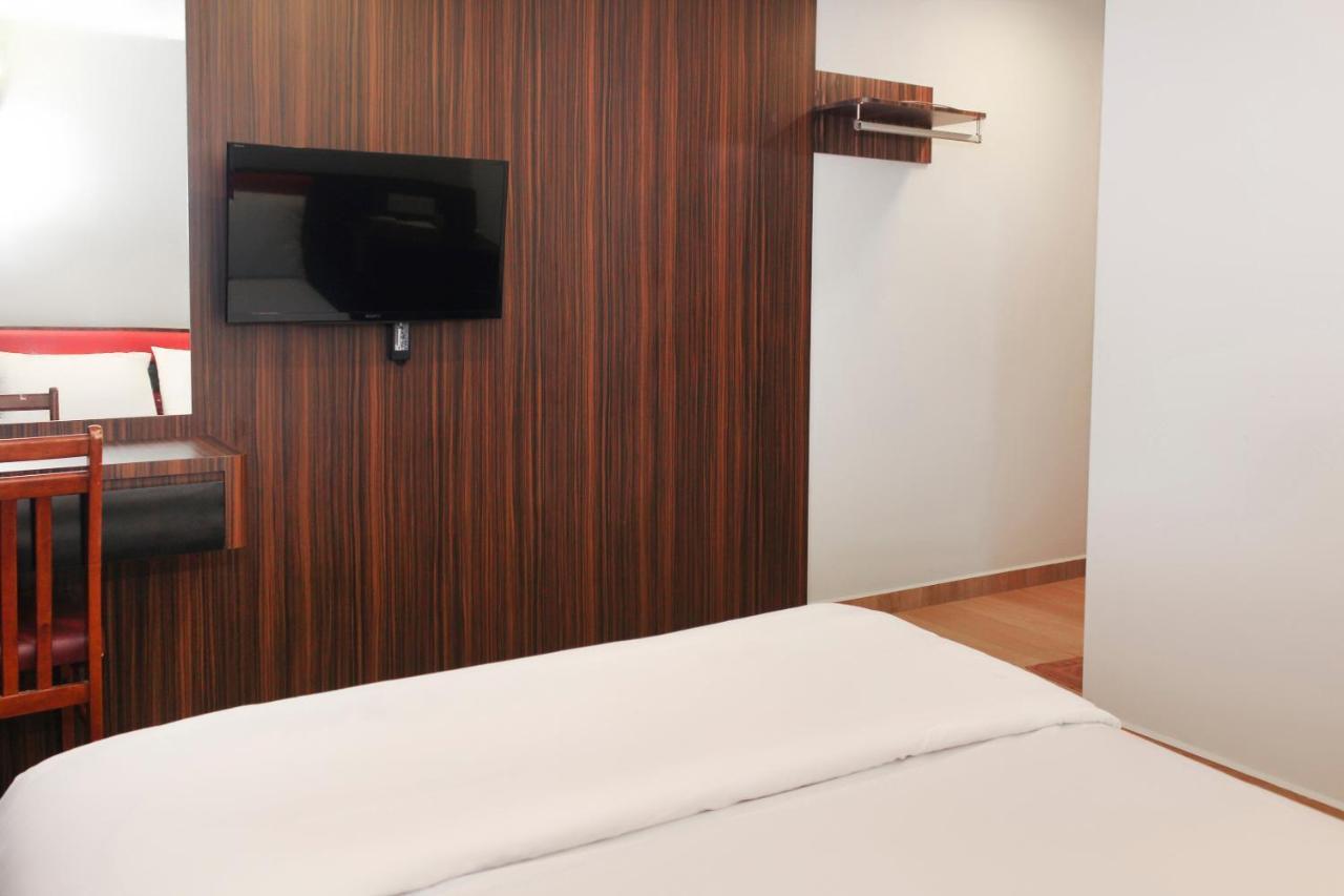 Oyo 90027 Happy Hotel Johor Bahru Zewnętrze zdjęcie
