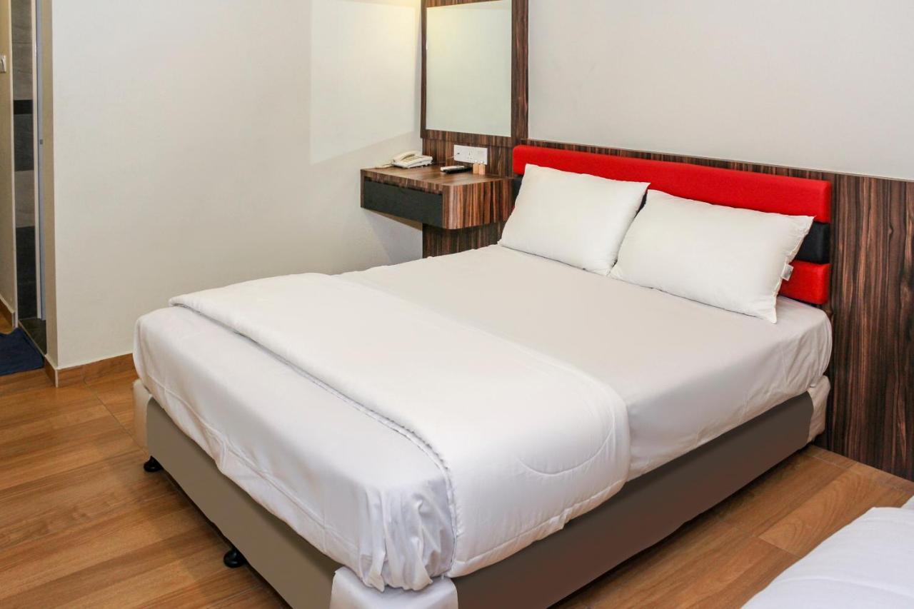 Oyo 90027 Happy Hotel Johor Bahru Zewnętrze zdjęcie