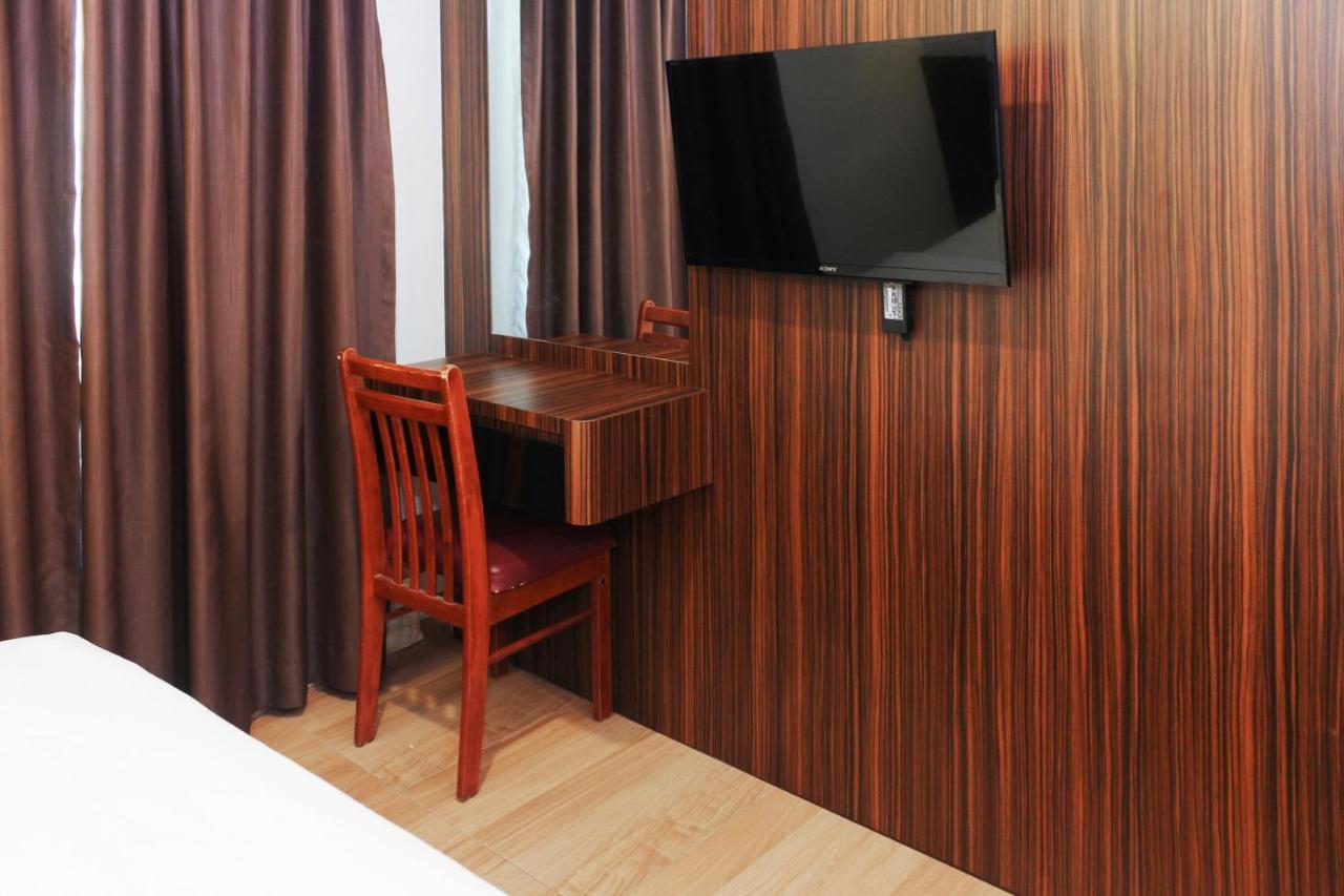 Oyo 90027 Happy Hotel Johor Bahru Zewnętrze zdjęcie